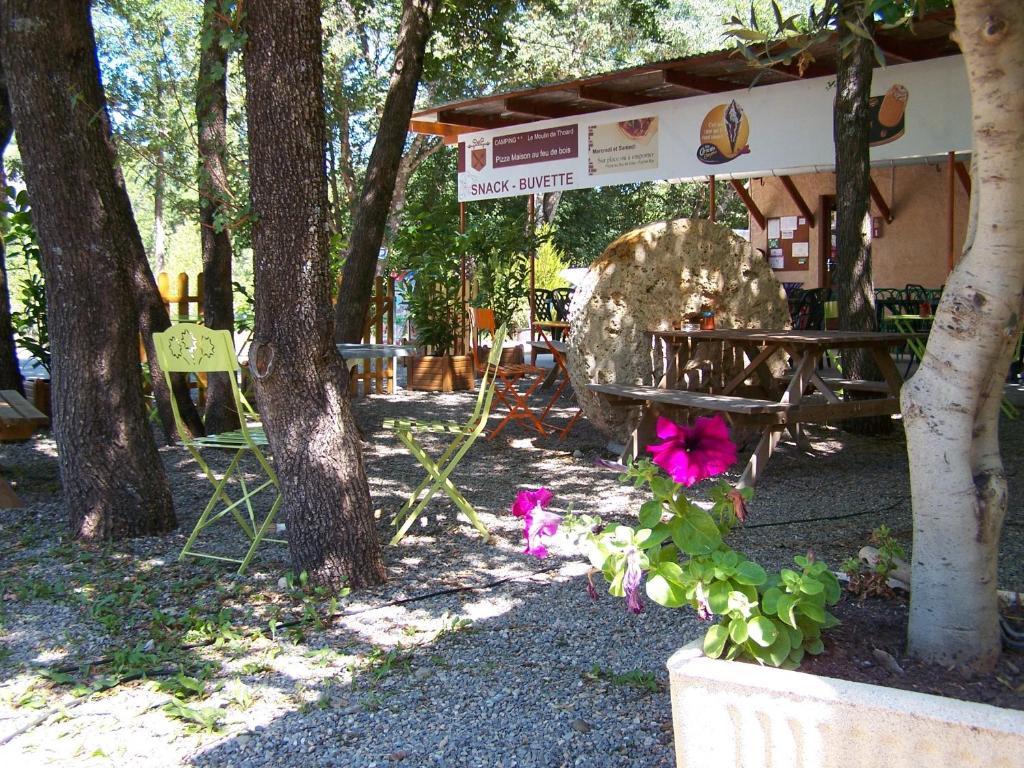 Hotel Moulin De La Roque Althen-des-Paluds Zewnętrze zdjęcie